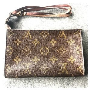 Authentic Louis Vuitton Monogram Pochette Wristlet